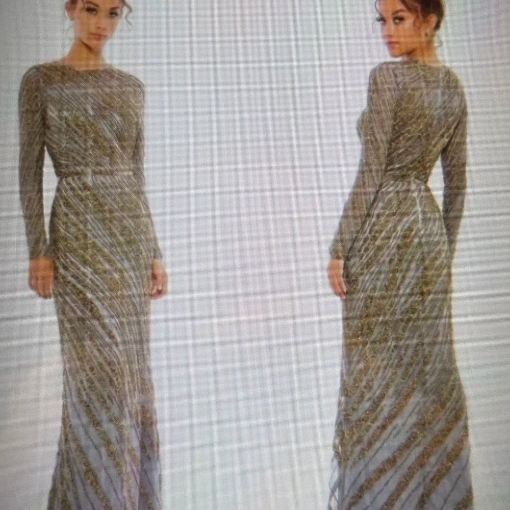 Mac Duggal Gown #5240 size 14 fitted bodice style with back zipper ,
